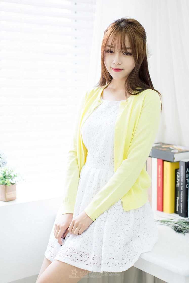 甜美女孩韩智妍会展气质迷人