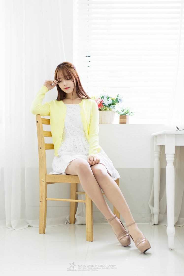 甜美女孩韩智妍会展气质迷人