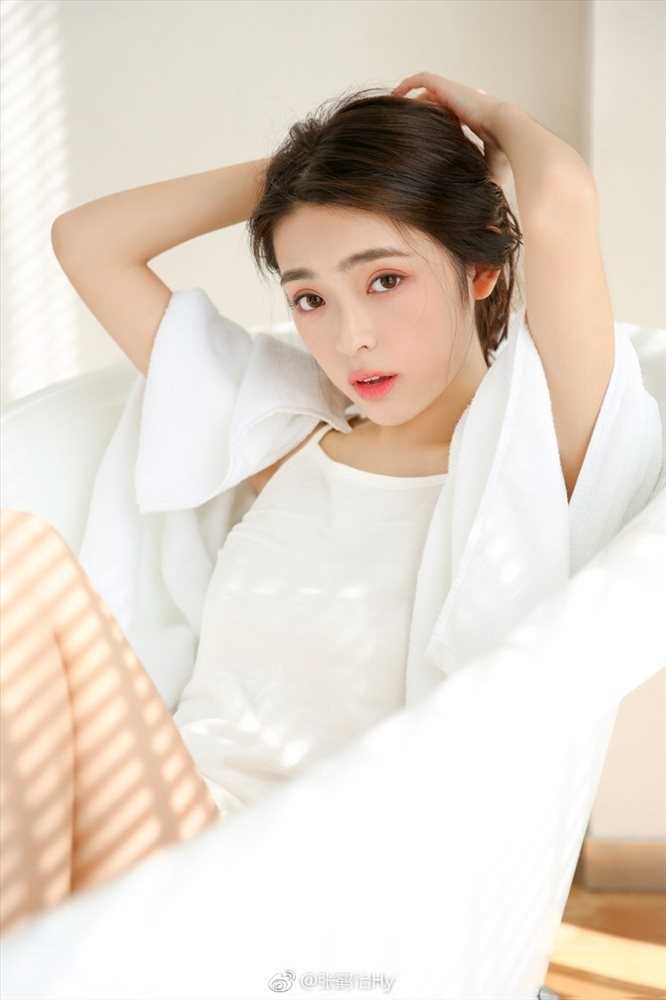 特别专辑美女校花张鹤怡微博私房照甜美迷人图片
