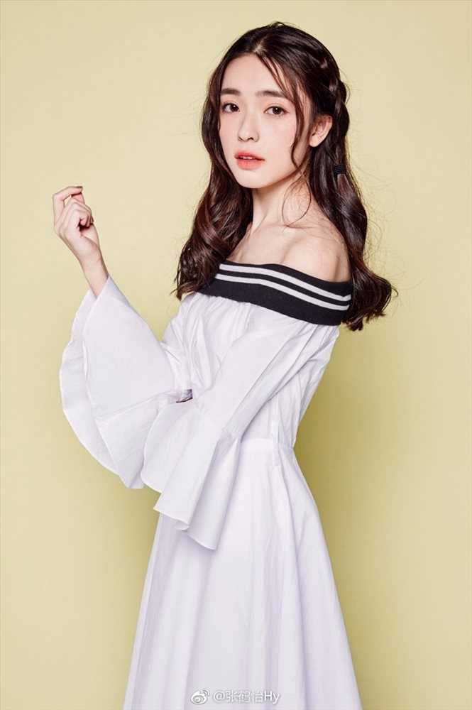 特别专辑美女校花张鹤怡微博私房照甜美迷人图片