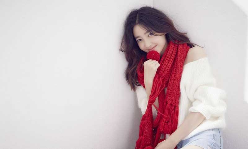 美女演员王丽坤冬日甜美可爱