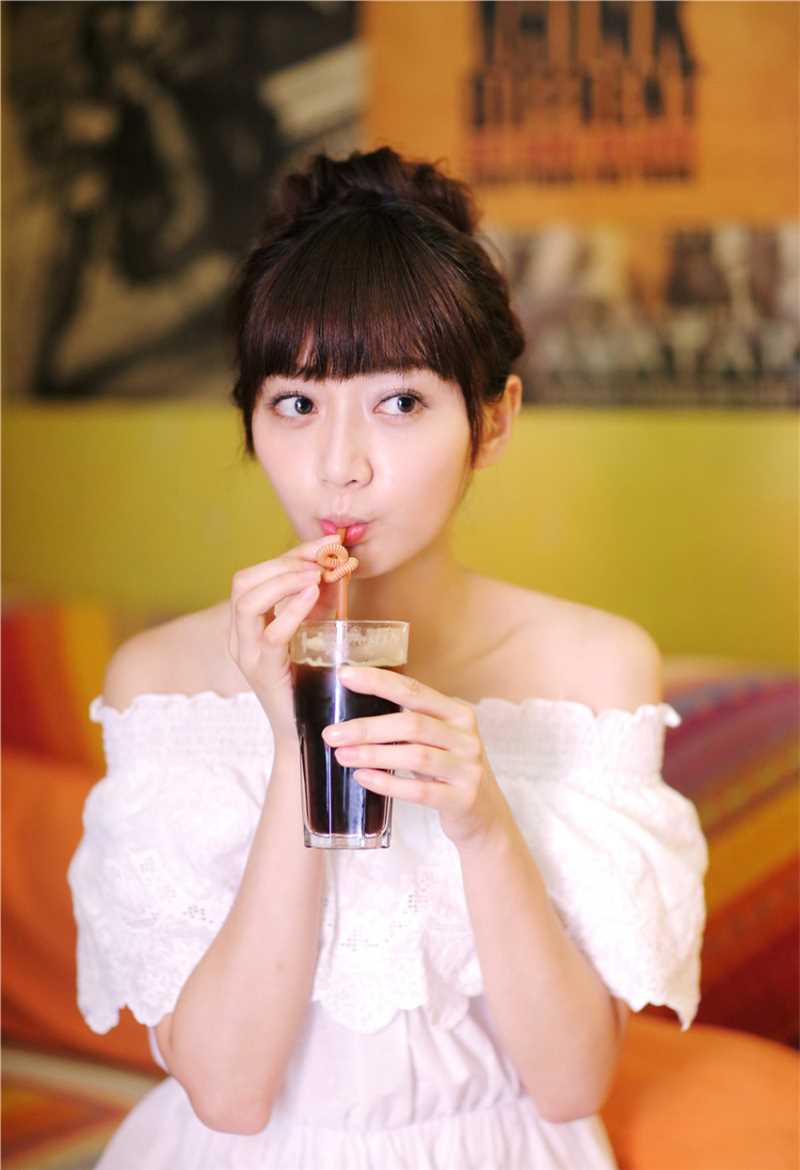 清新甜美女星潘之琳优雅唯美私房