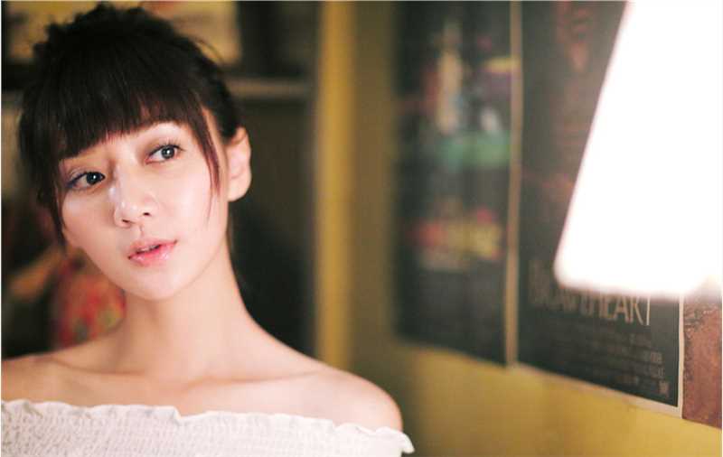 清新甜美女星潘之琳优雅唯美私房