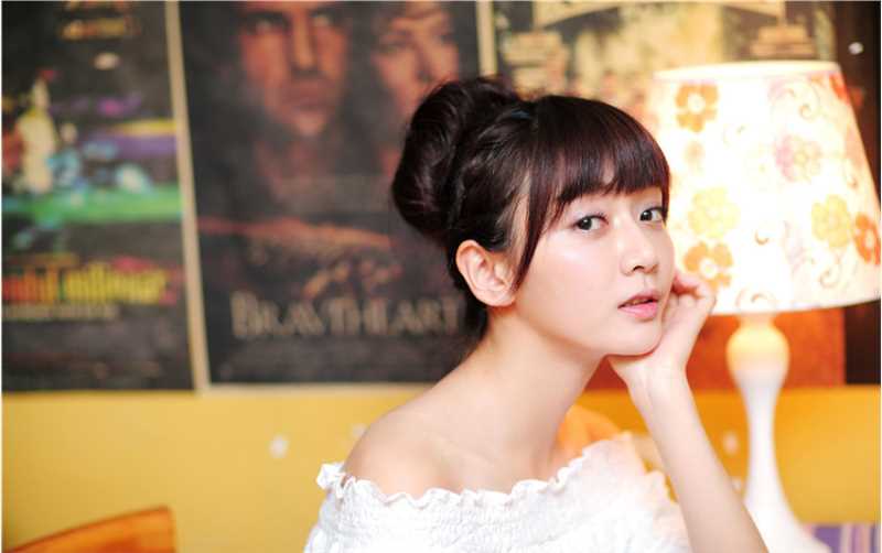 清新甜美女星潘之琳优雅唯美私房