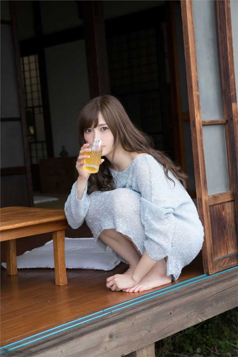 优质日本偶像白石麻衣甜美慵懒私房图片