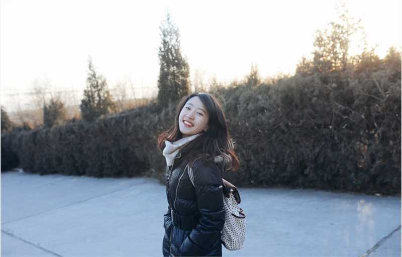 高清温柔长发美少女笑容甜美户外图集