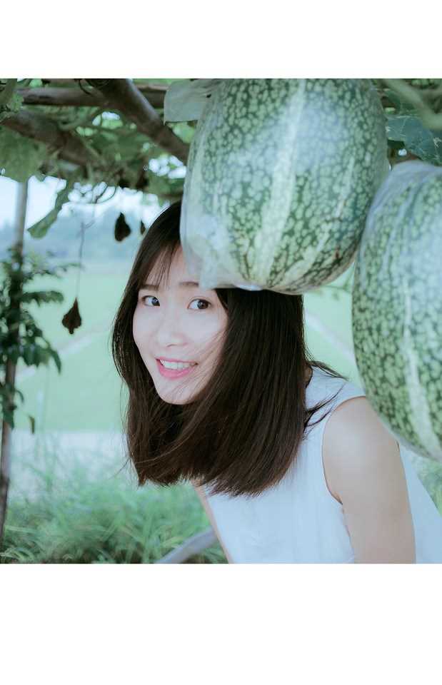 最新90后邻家甜美素颜美女迷人生活照图片