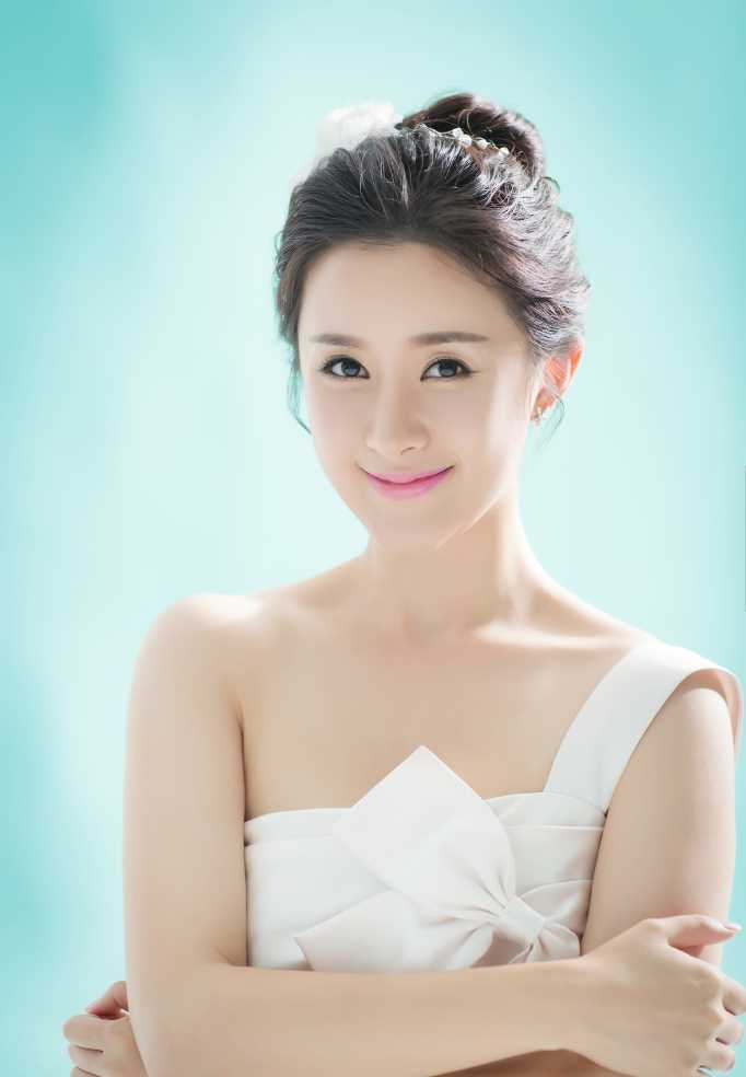 郑媛元清新气质尽显甜美女神范