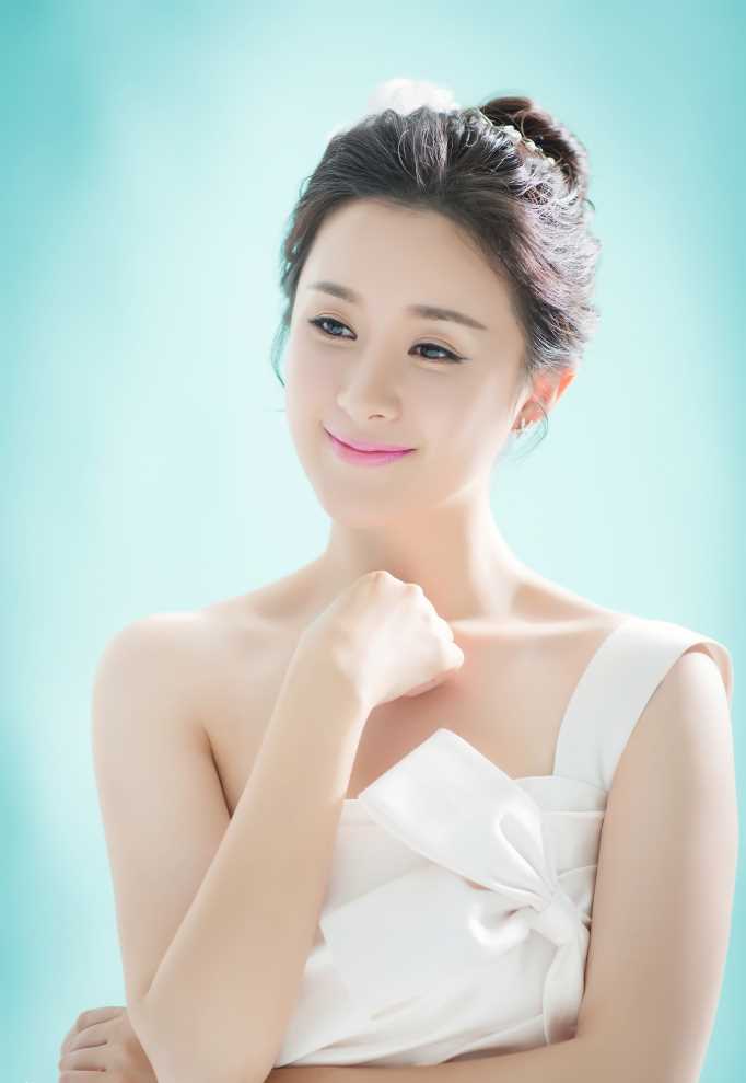 郑媛元清新气质尽显甜美女神范