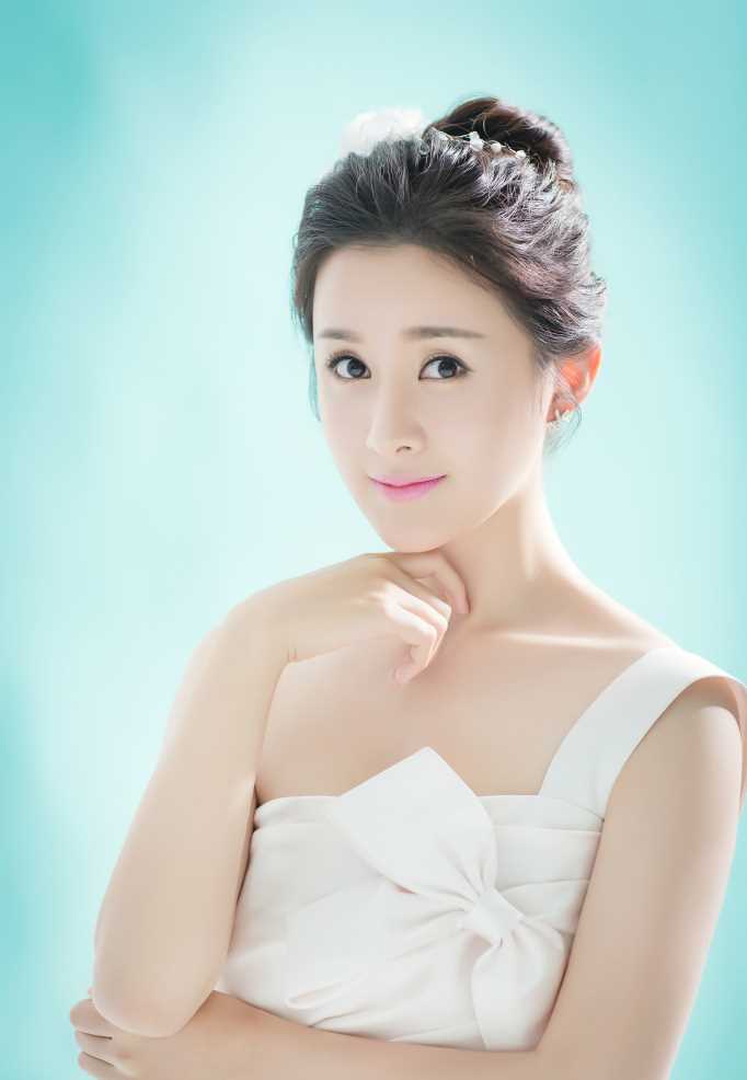 郑媛元清新气质尽显甜美女神范