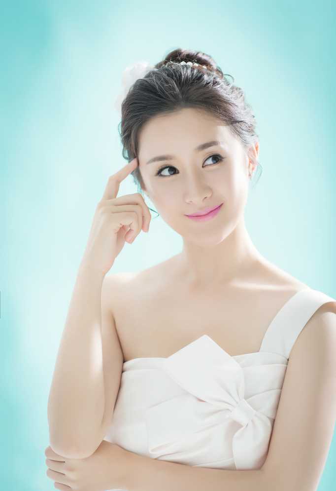 郑媛元清新气质尽显甜美女神范