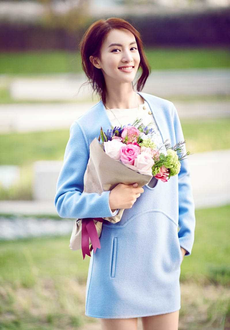 精选金晨冬季街拍展甜美笑容图册