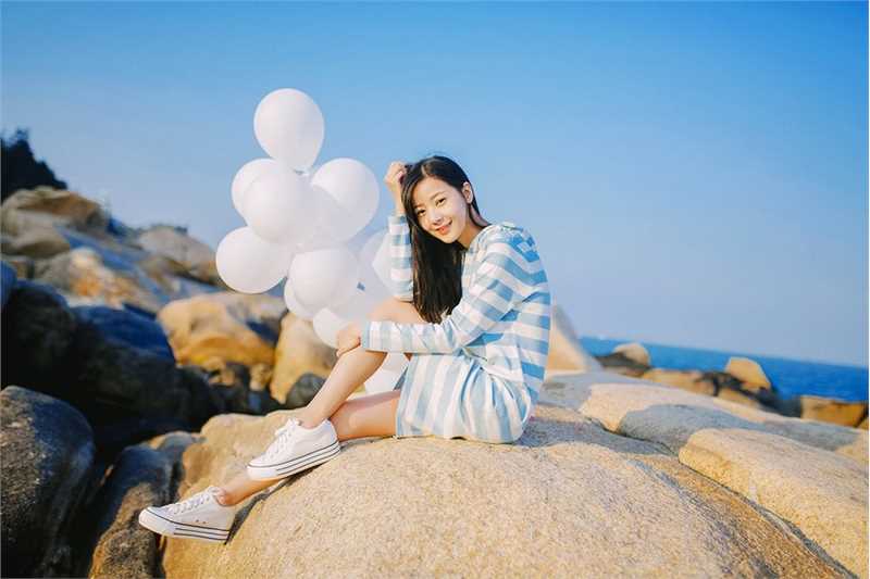 甜美短裙少女海边唯美大片