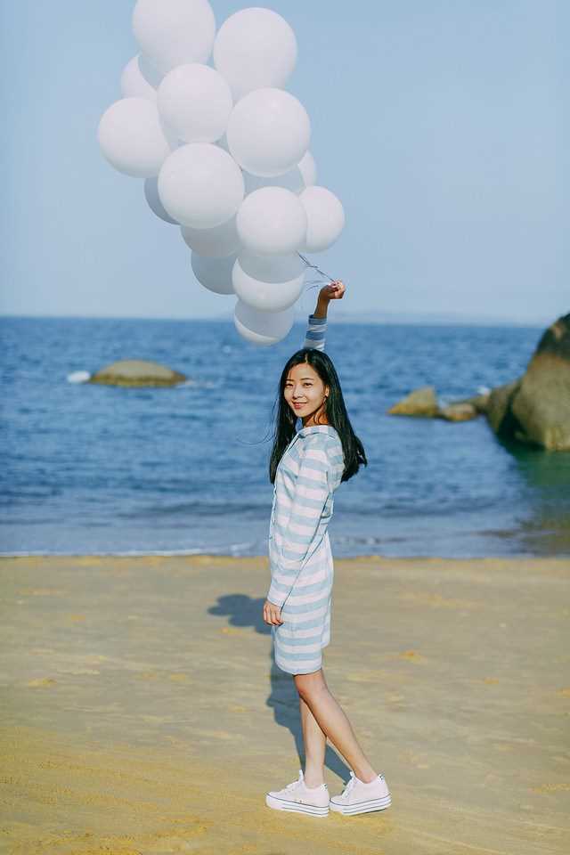 甜美短裙少女海边唯美大片