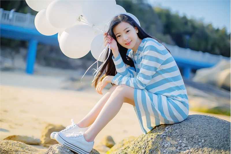 甜美短裙少女海边唯美大片