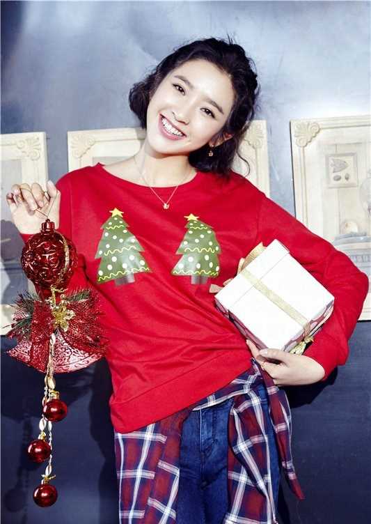 唐艺昕最新圣诞展甜美女孩范