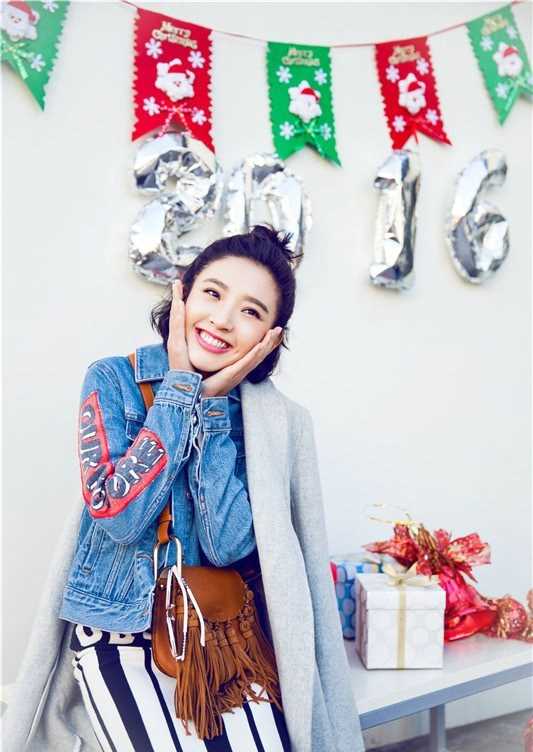 唐艺昕最新圣诞展甜美女孩范