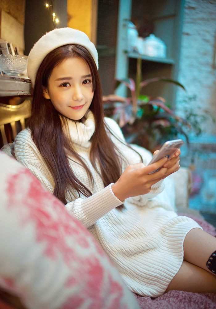 咖啡馆甜美女孩纯白系大片