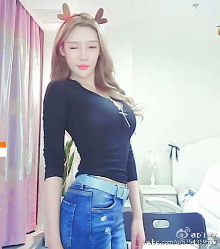 精选极品金发美女丁瑶居家甜美可人美照图册