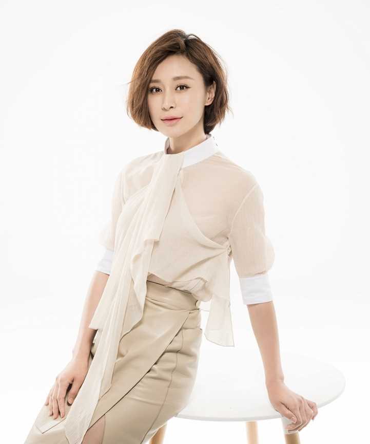 精选短发美女杨雨婷最新照片展甜美笑容图册