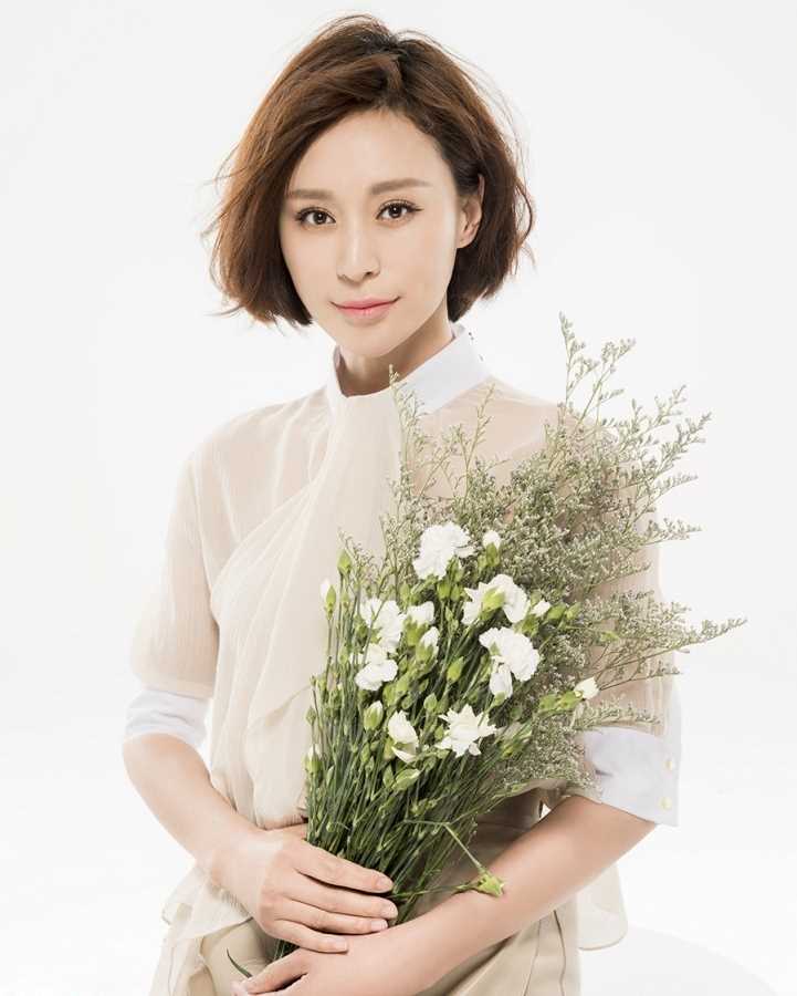 精选短发美女杨雨婷最新照片展甜美笑容图册