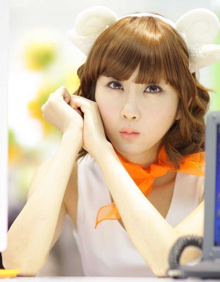 韩国美女模特崔星儿甜美惹人爱