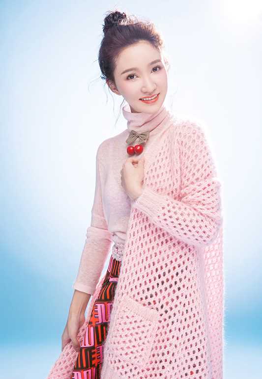 精选氧气美女卢莹高清展甜美笑容图册