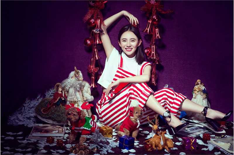 精选刘萌萌圣诞大片展甜美笑容图册