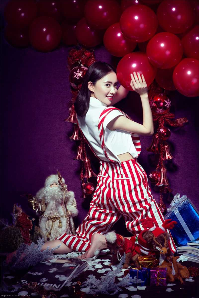 精选刘萌萌圣诞大片展甜美笑容图册