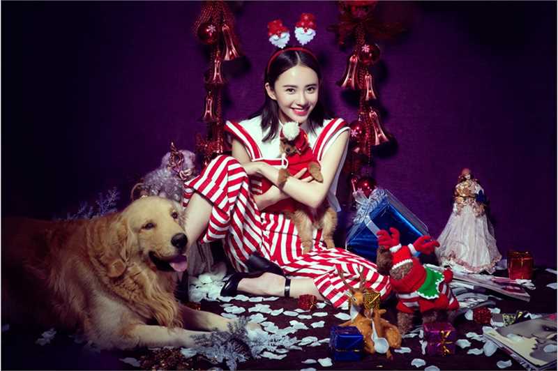 精选刘萌萌圣诞大片展甜美笑容图册