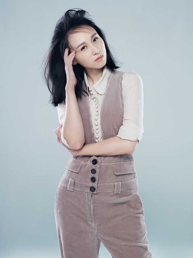 精选演员练束梅清新甜美图册