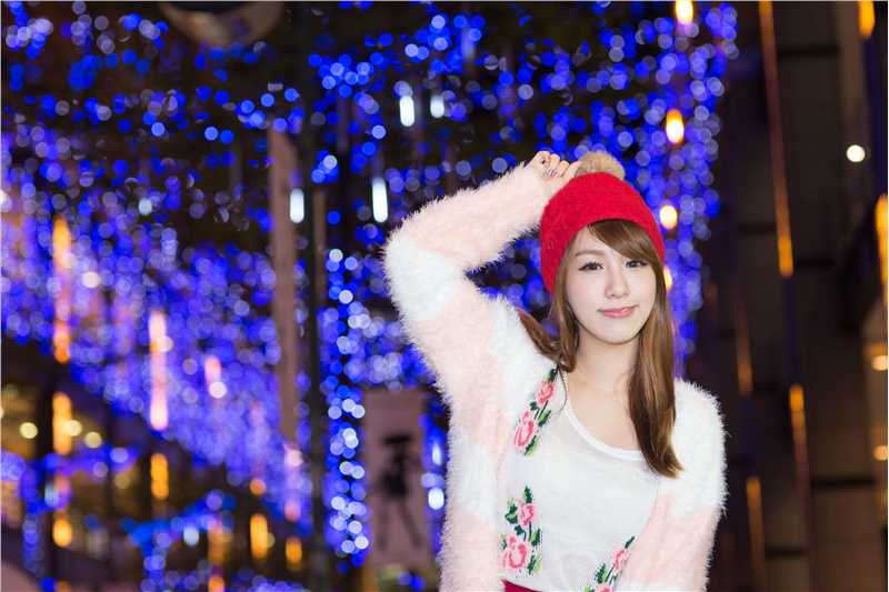 精选台湾甜美女孩呂小步街头高清图册