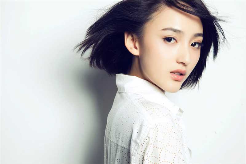 最全靓丽明星艾晓琪高清纯白照壁纸