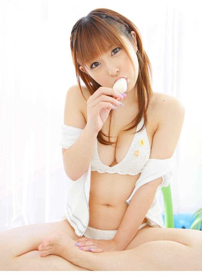 特别专辑日本甜美女孩白色内衣诱惑图片