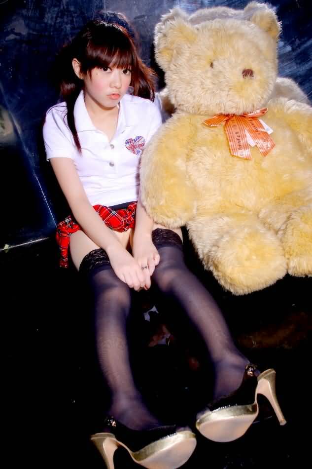 精选甜美女孩高清大长腿诱惑图册