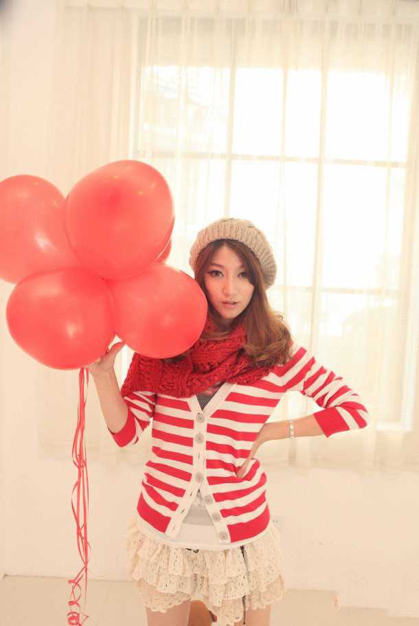 优质甜美女孩室内高清大图图片