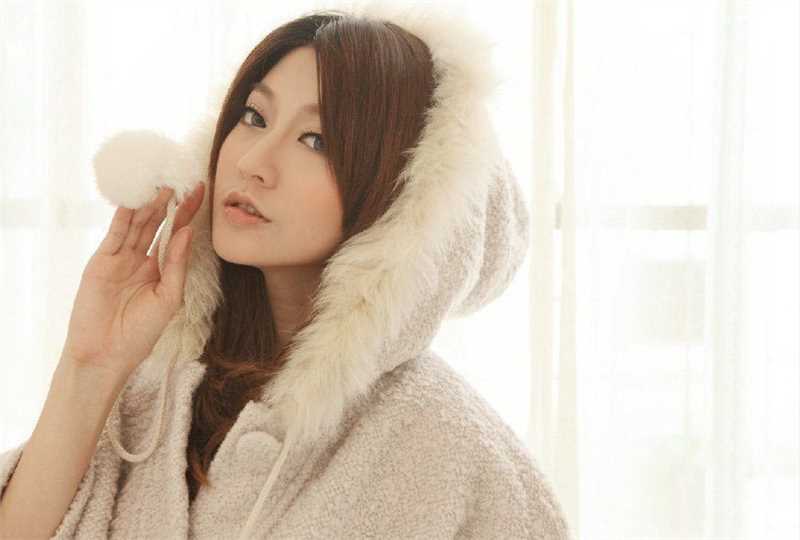 优质甜美女孩室内高清大图图片