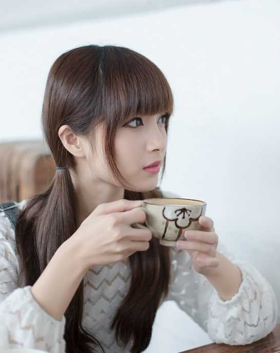 高清甜美女孩咖啡馆迷人写照图集