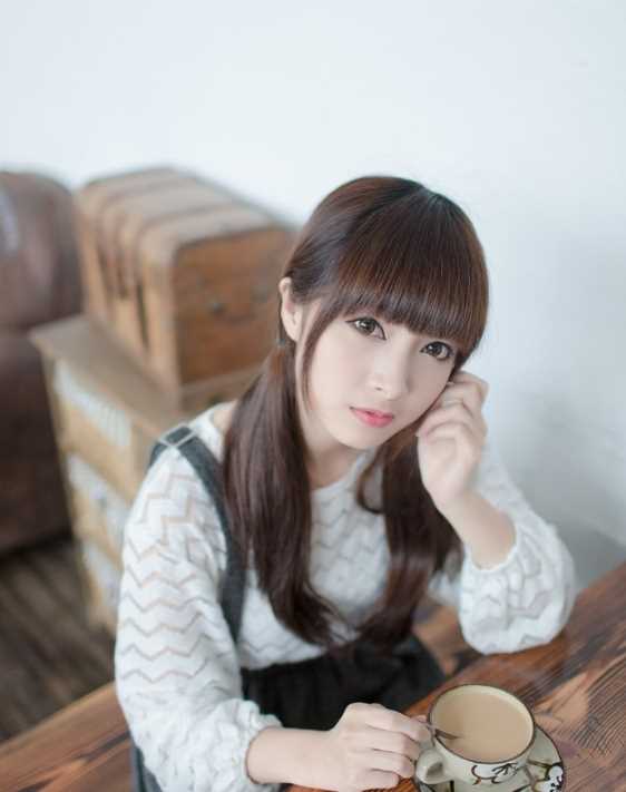 高清甜美女孩咖啡馆迷人写照图集