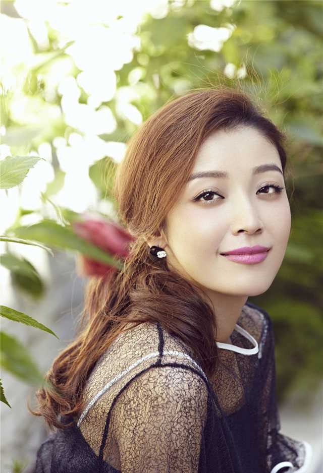 优质甜美女孩高晓菲户外迷人相册