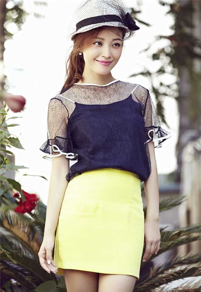 优质甜美女孩高晓菲户外迷人相册