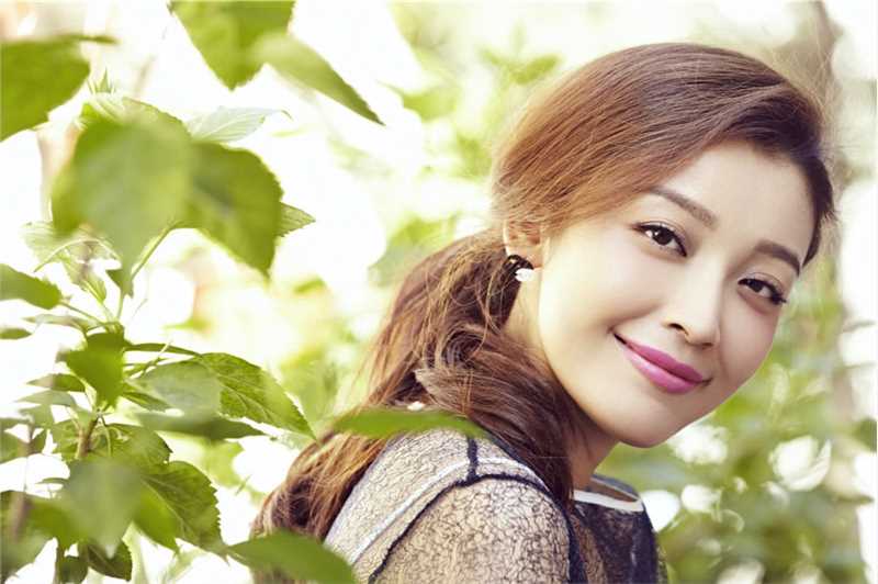 优质甜美女孩高晓菲户外迷人相册