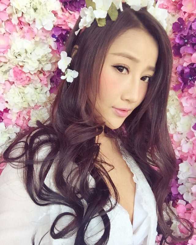 甜美女孩王梦婷户外拍摄