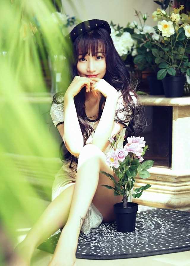 甜美女孩王梦婷户外拍摄