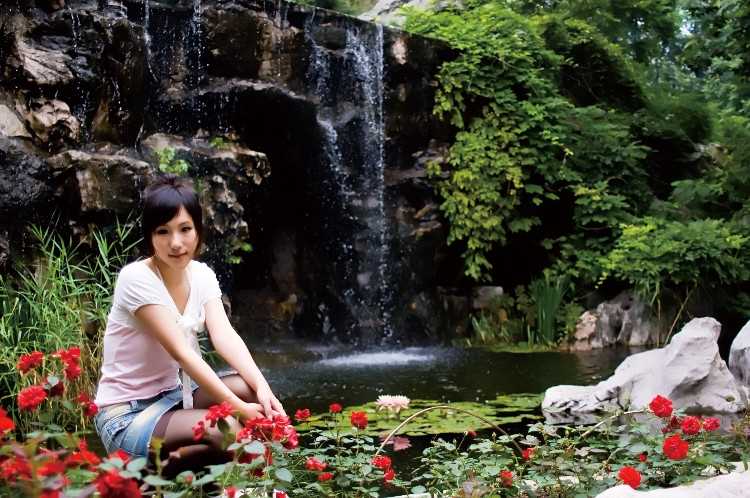 最全甜美女孩户外黑丝高清相册