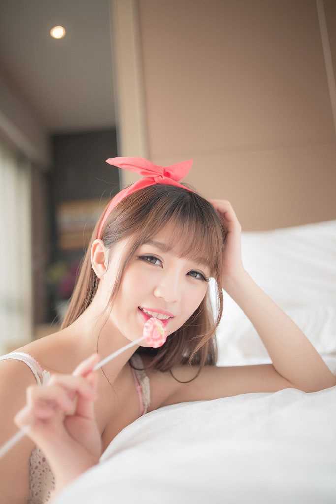 最新棒棒糖甜美女孩私房壁纸