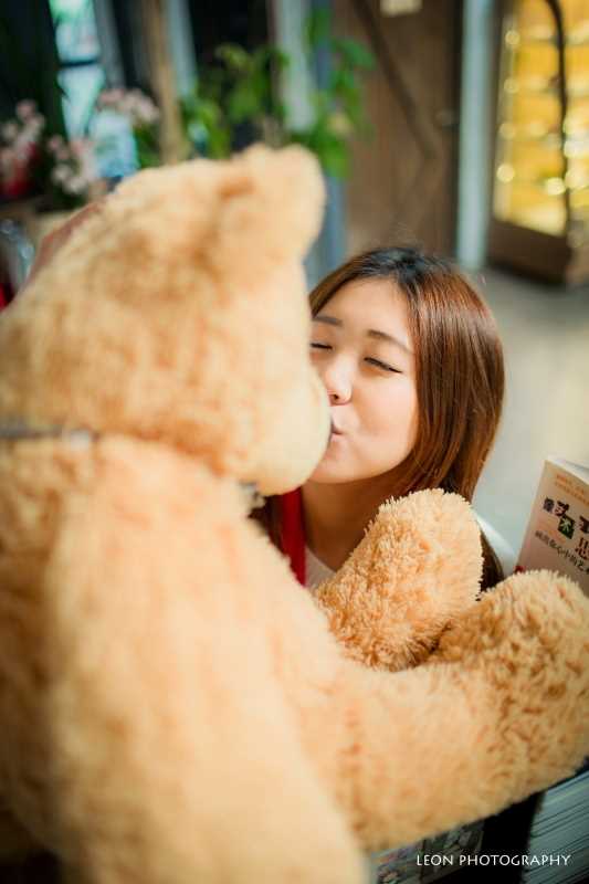 最全可爱重庆美女抱泰迪熊拍摄甜美动人相册