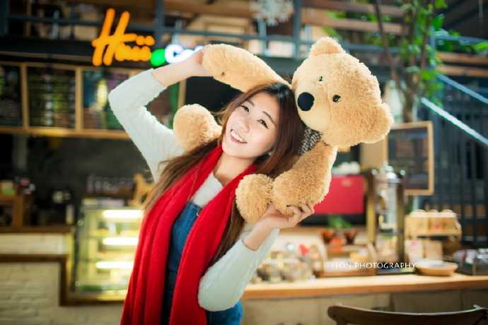最全可爱重庆美女抱泰迪熊拍摄甜美动人相册
