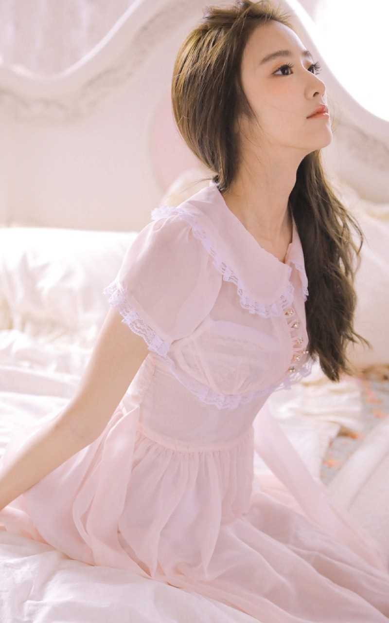 宅男梦中女神床上甜美醉人姿态性感惹火美女老师的诱惑