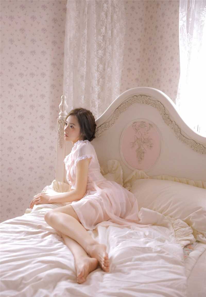 宅男梦中女神床上甜美醉人姿态性感惹火美女老师的诱惑